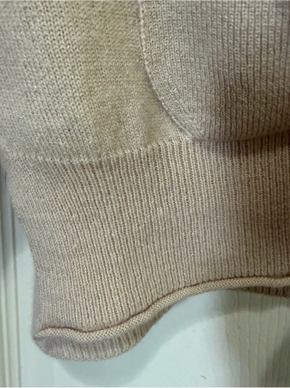 RIANI Luxury Beige V-Neck Cardigan - 50% Merino Wool, 30% Silk, 20% Cashmere- 16 - Picture 7 of 10
